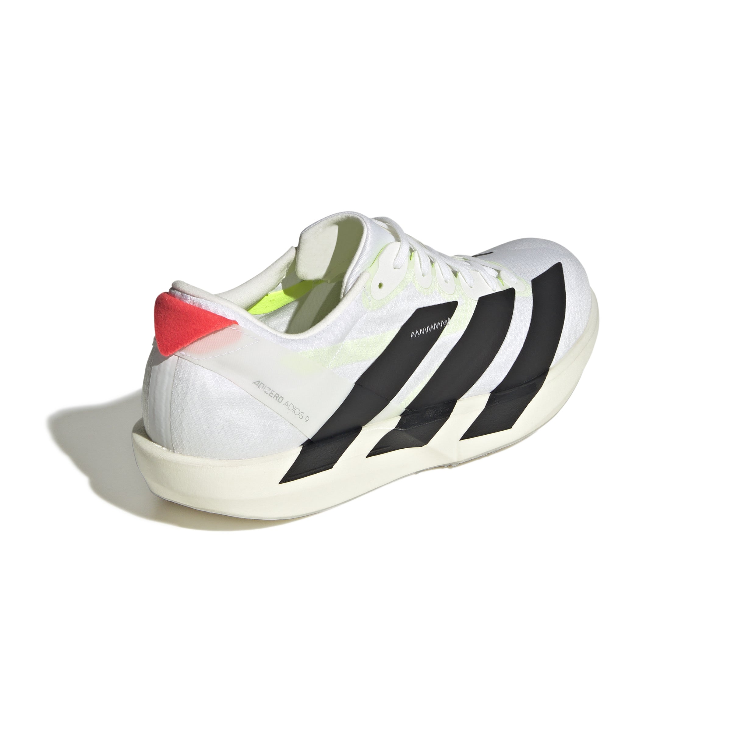 Schrägansicht rechter Schuh von hinten Außenseite