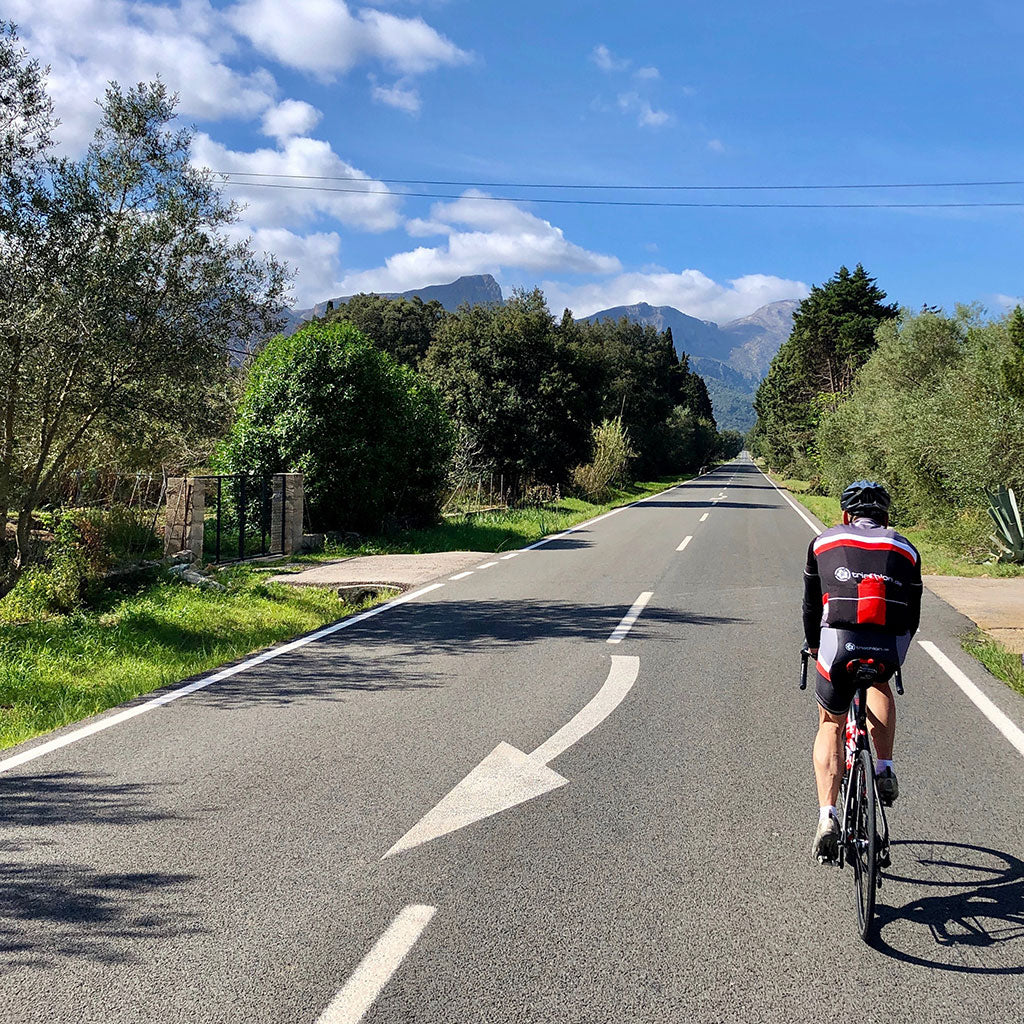 triathlon.de Elite Bib Short, Rad-Trägerhose, Herren, schwarz/grau/rot