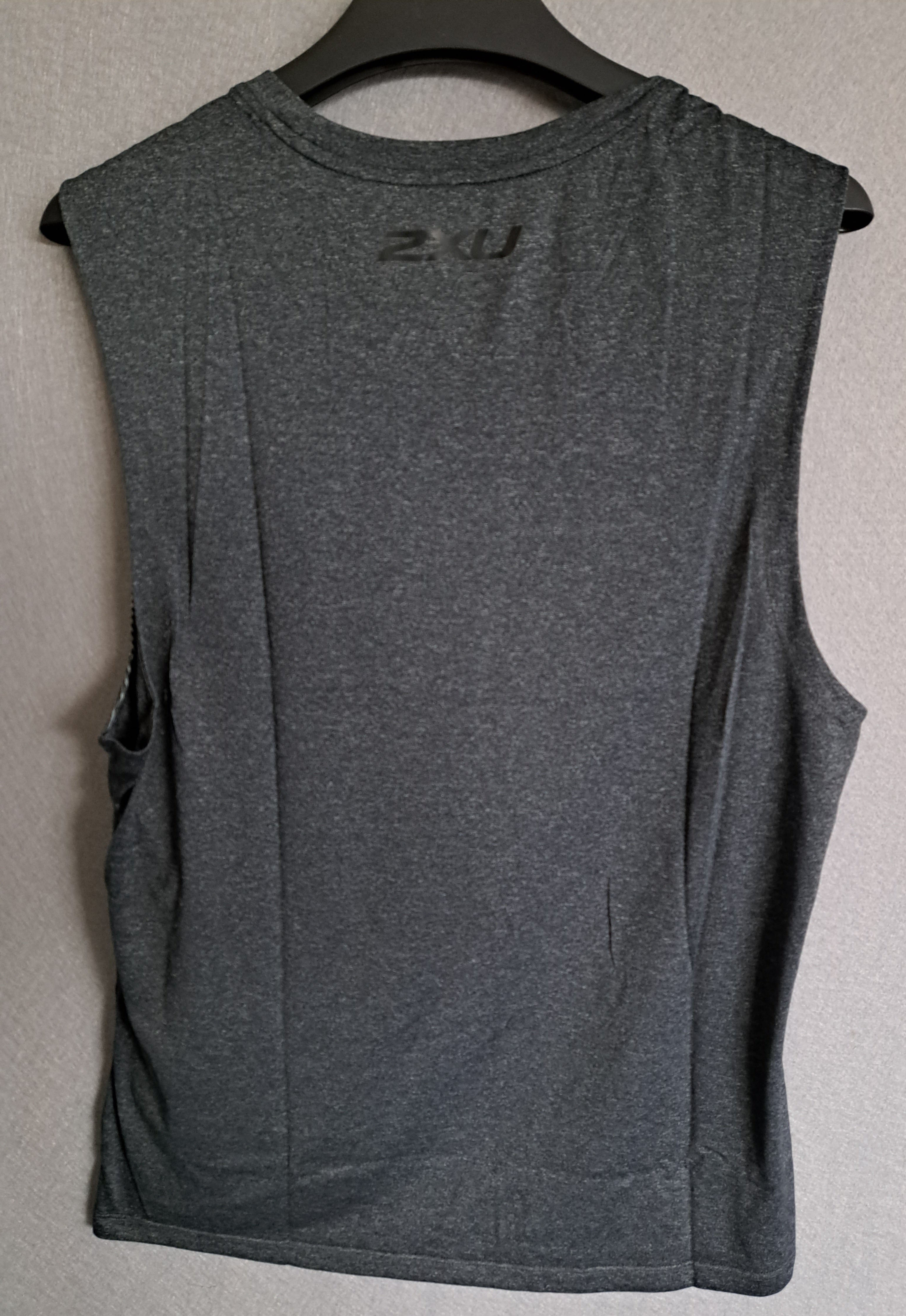 2XU Training Tank, Herren, Dark Grey Lines/Black