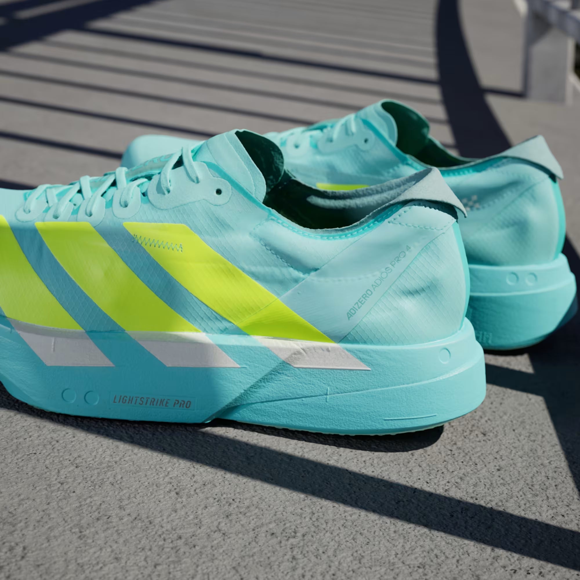 Detailansicht rechter Schuh Außenseite