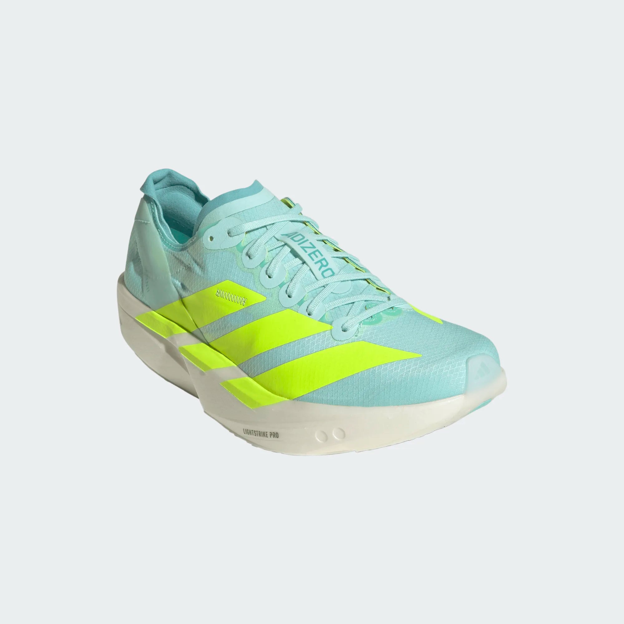 Schrägansicht rechter Schuh von vorne