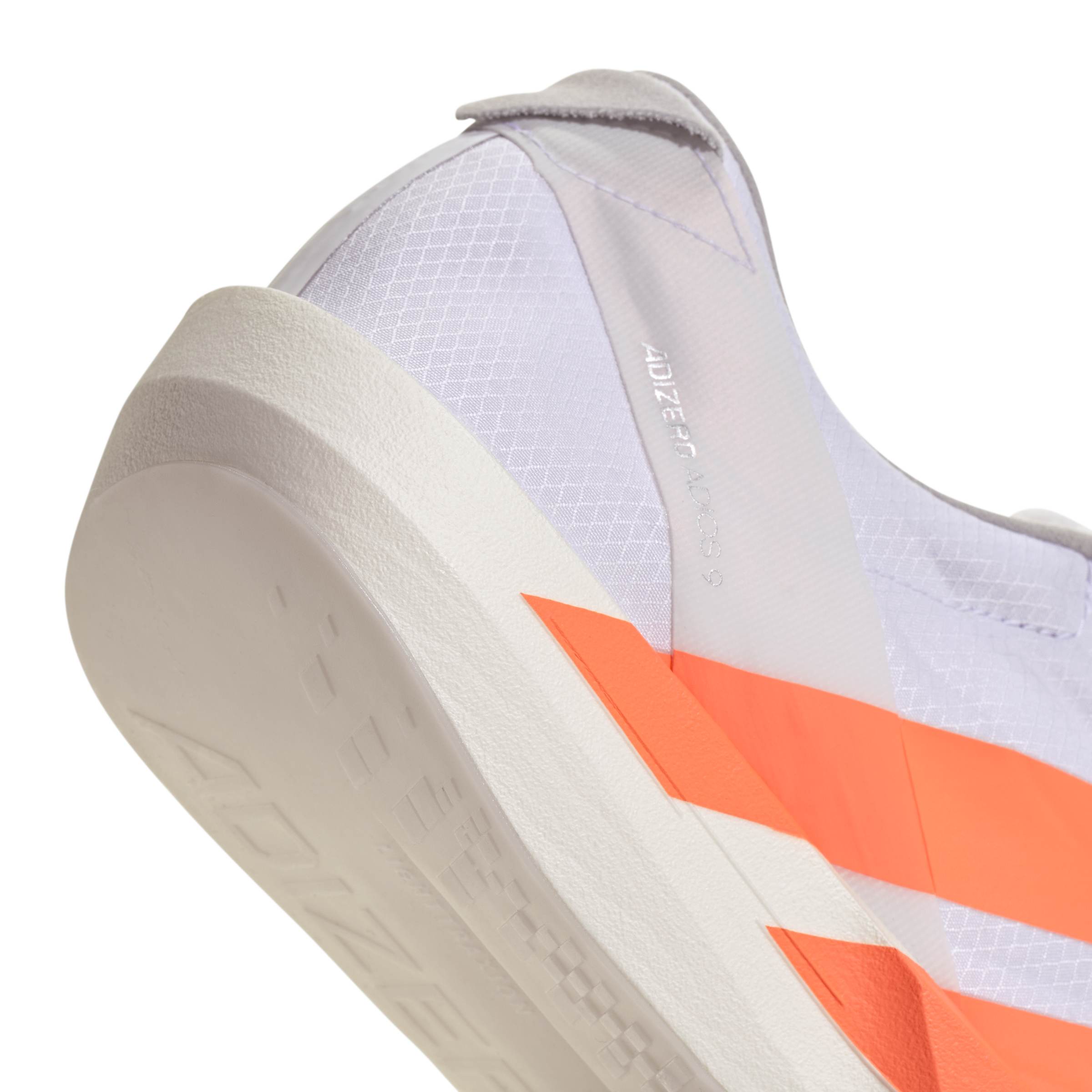 Detailansicht Fersenbereich rechter Schuh