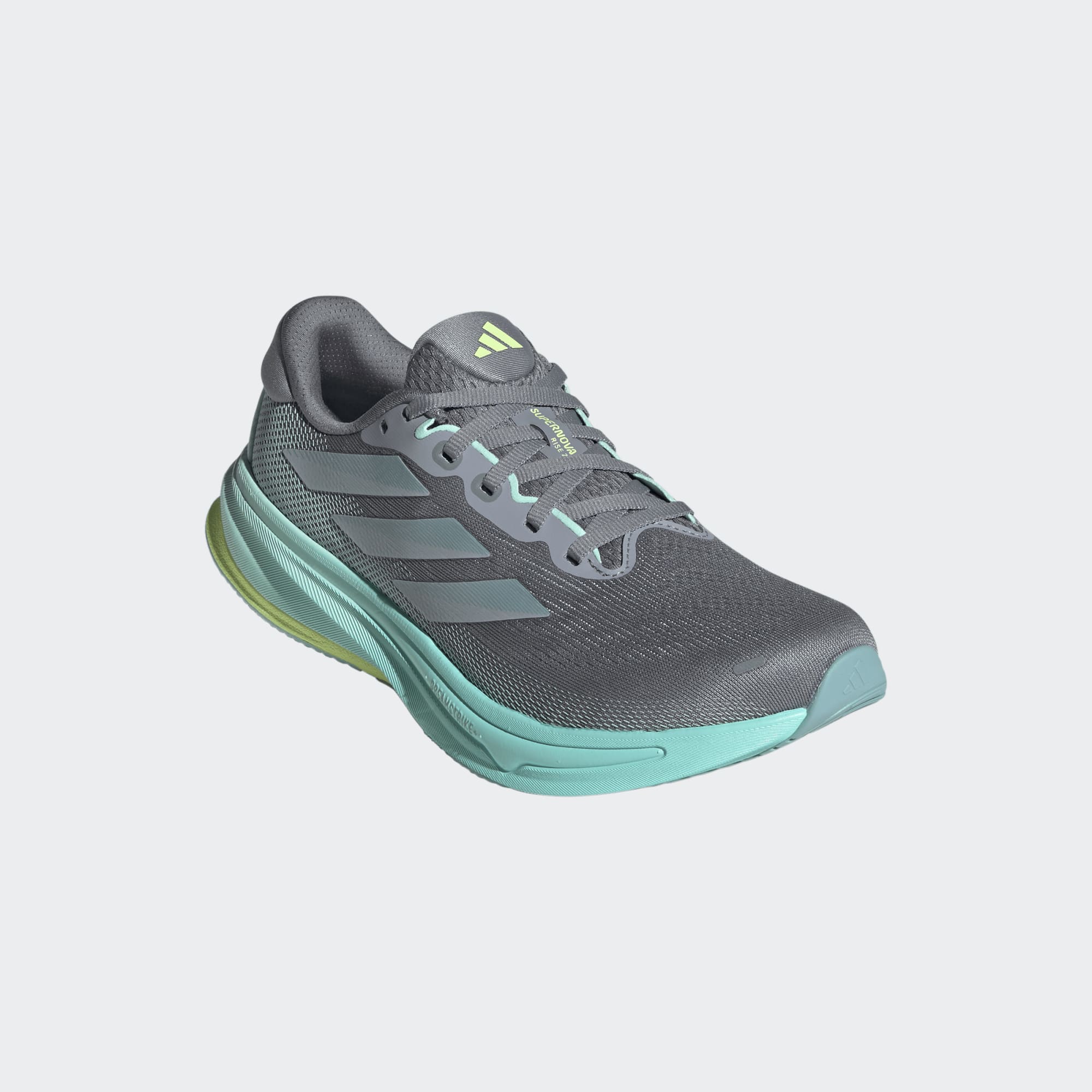Schrägansicht rechter Schuh von vorne