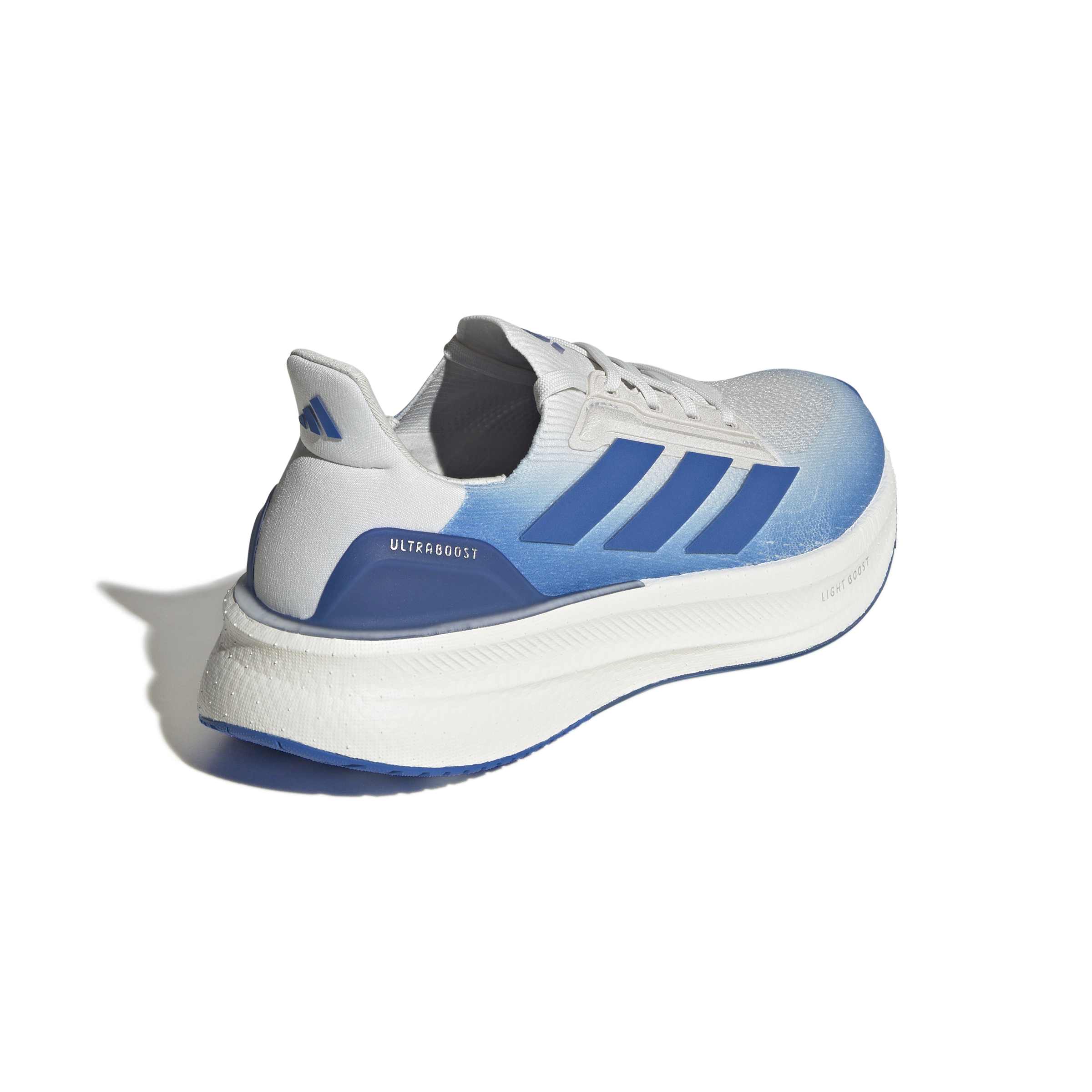 Schrägansicht rechter Schuh von hinten Außenseite