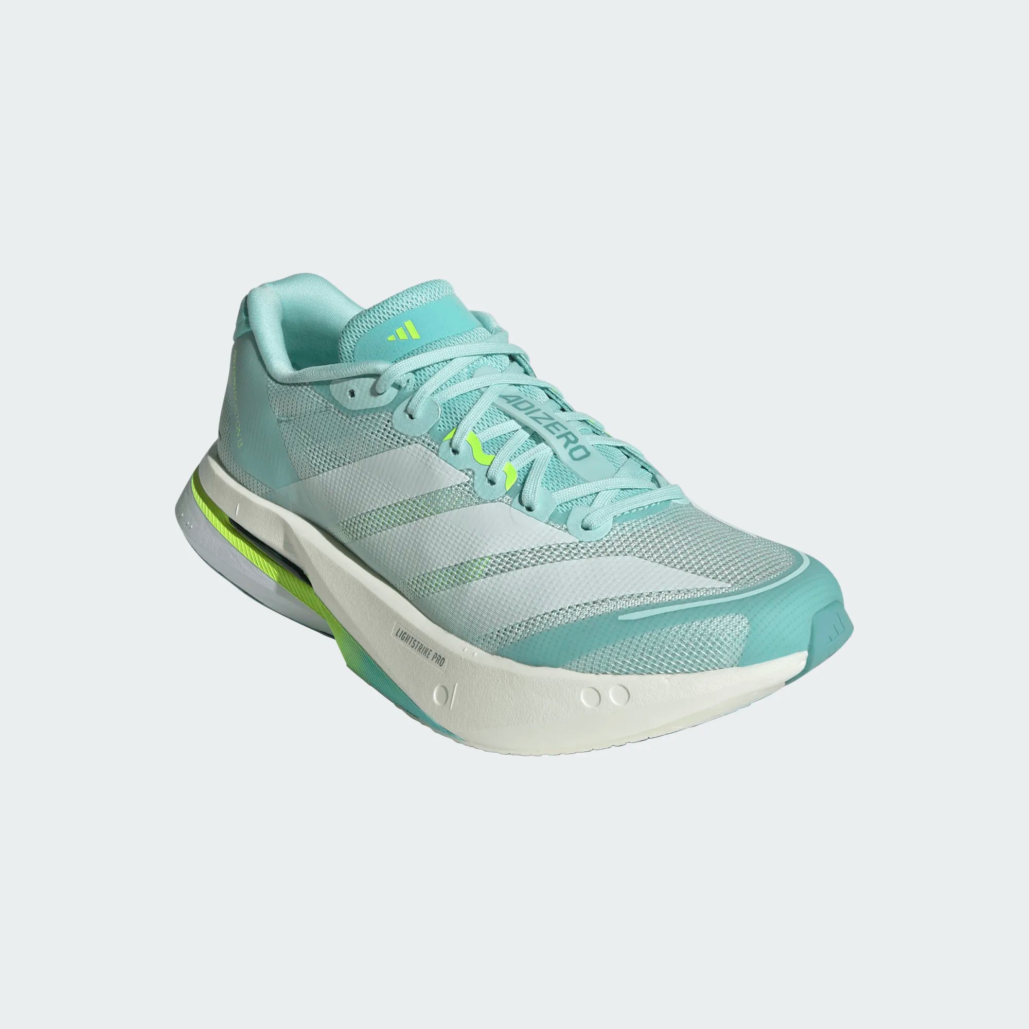 Schrägansicht rechter Schuh von vorne