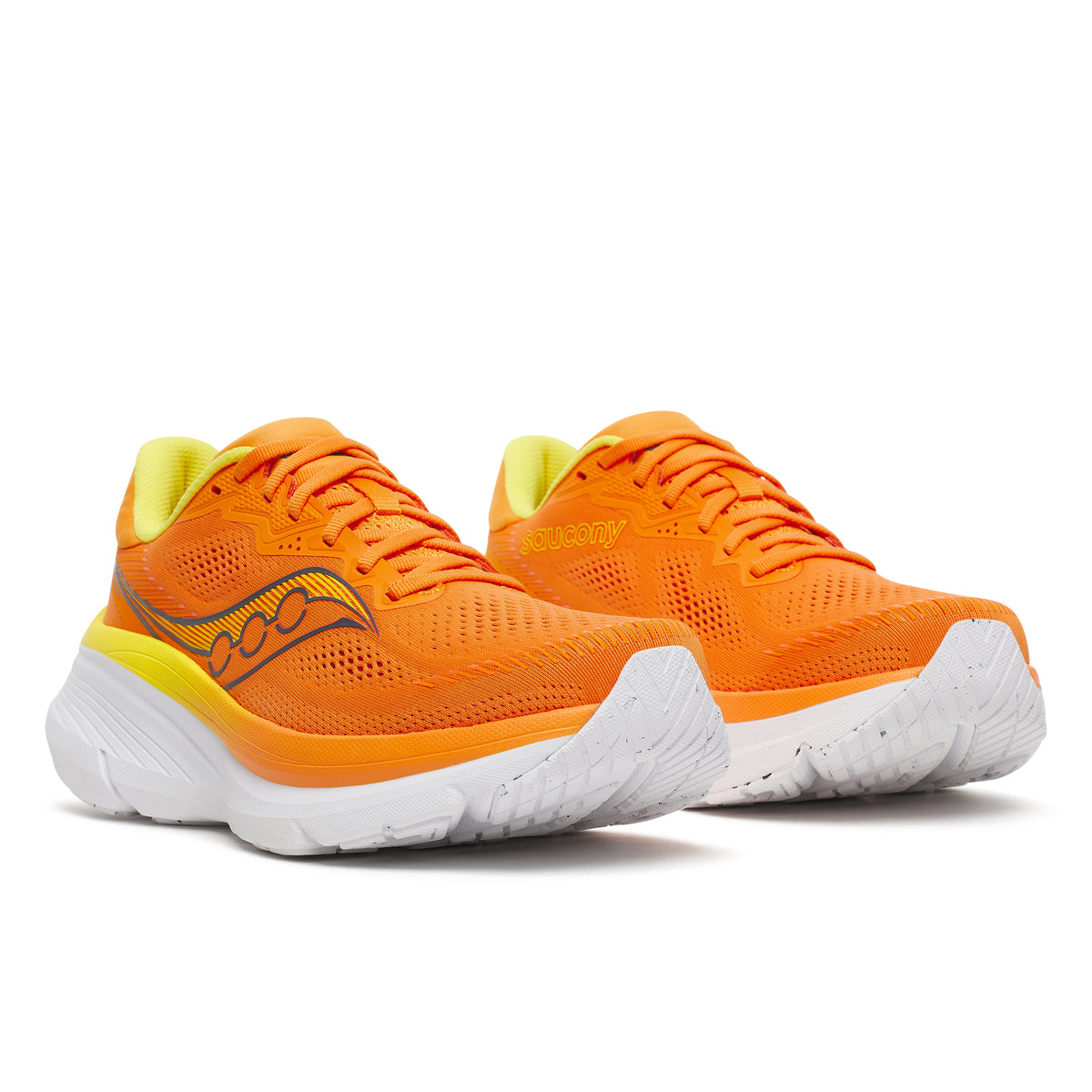Schrägansicht beide Schuhe von vorne