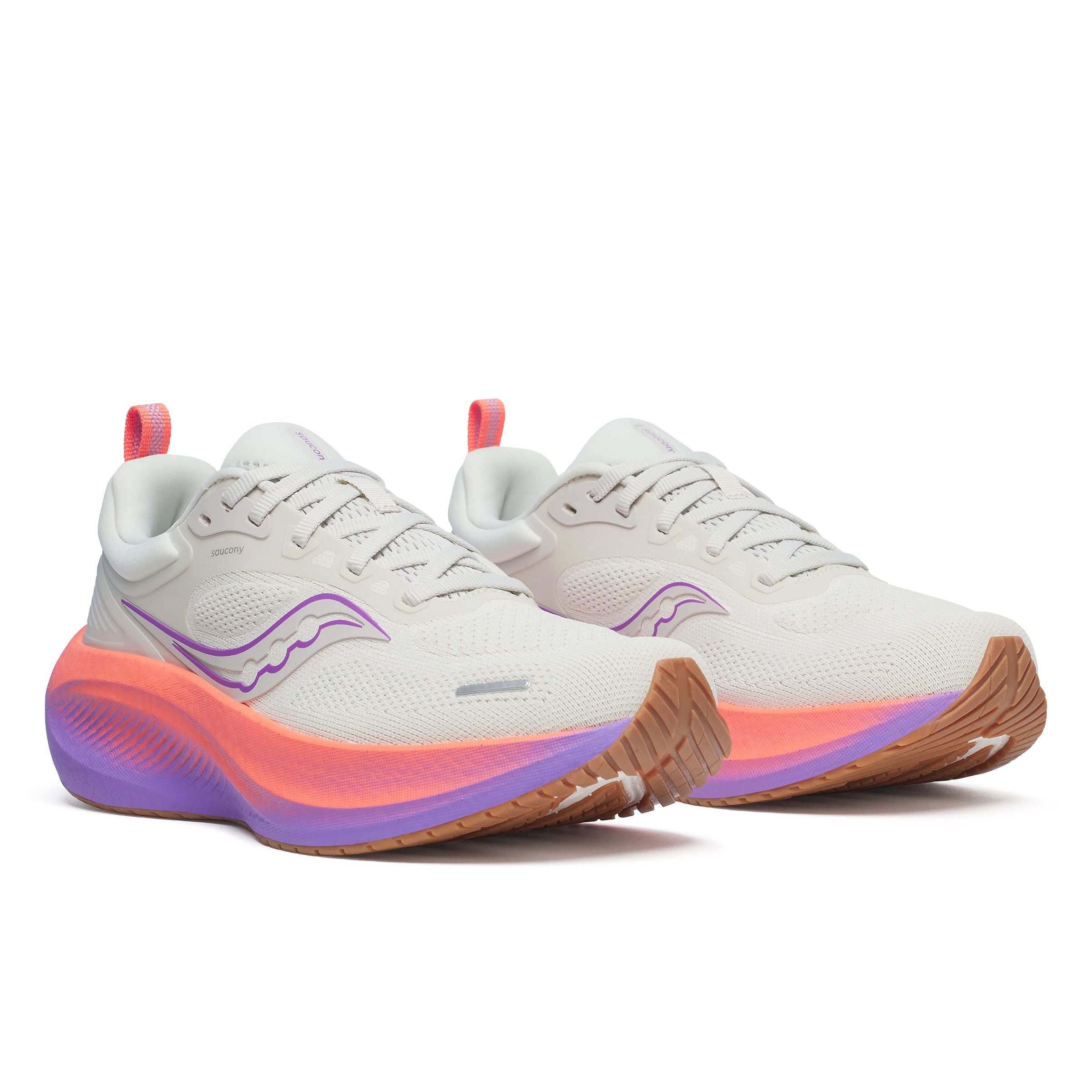 Schrägansicht beide Schuhe von vorne