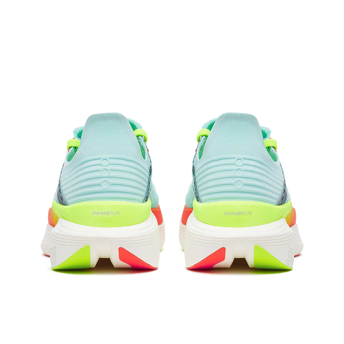 Rückansicht Fersenbereich beide Schuhe