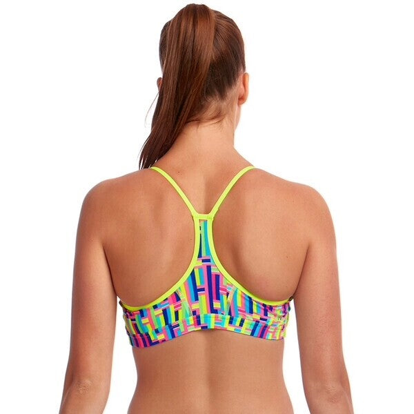 Tragebild Ansicht Badetop von hinten