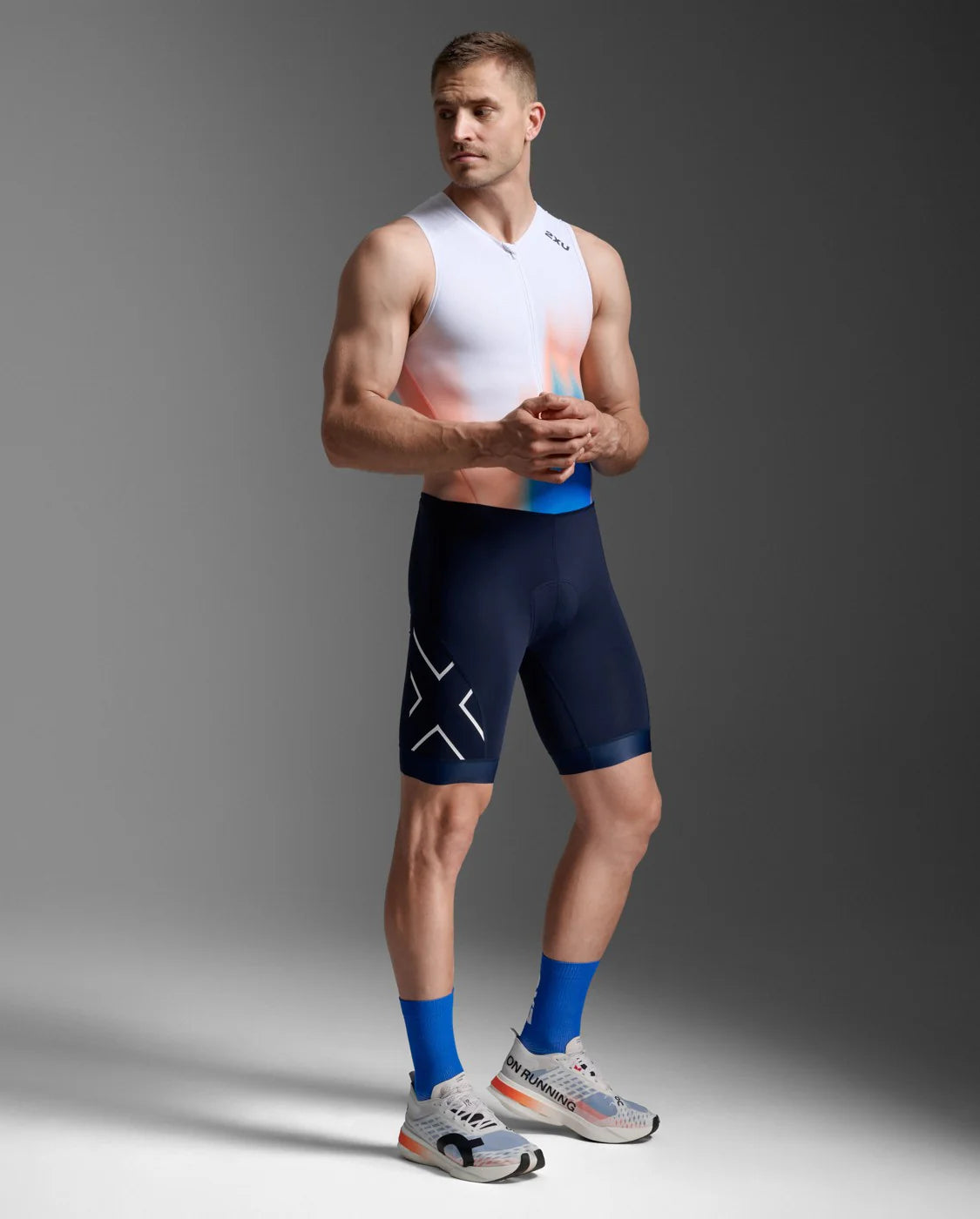 Tragebild Trisuit Ansicht von vorne seitlich