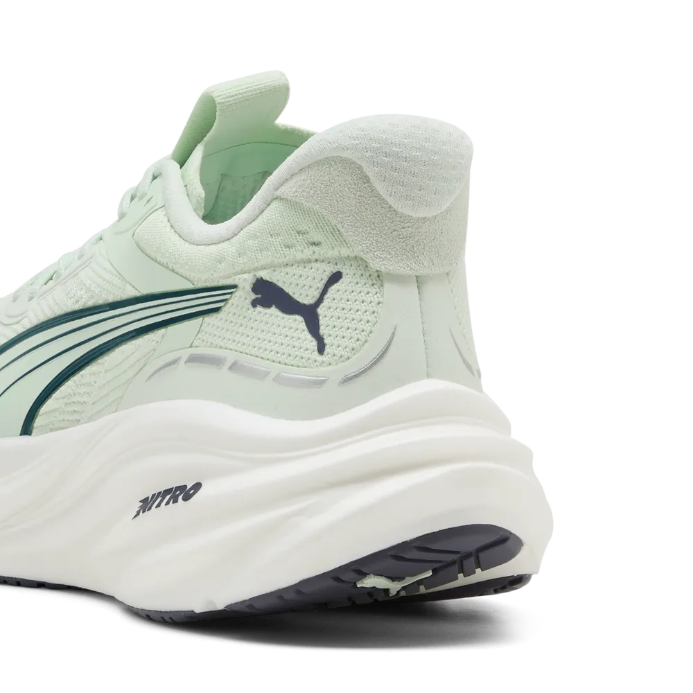 Detailansicht Fersenbereich linker Schuh