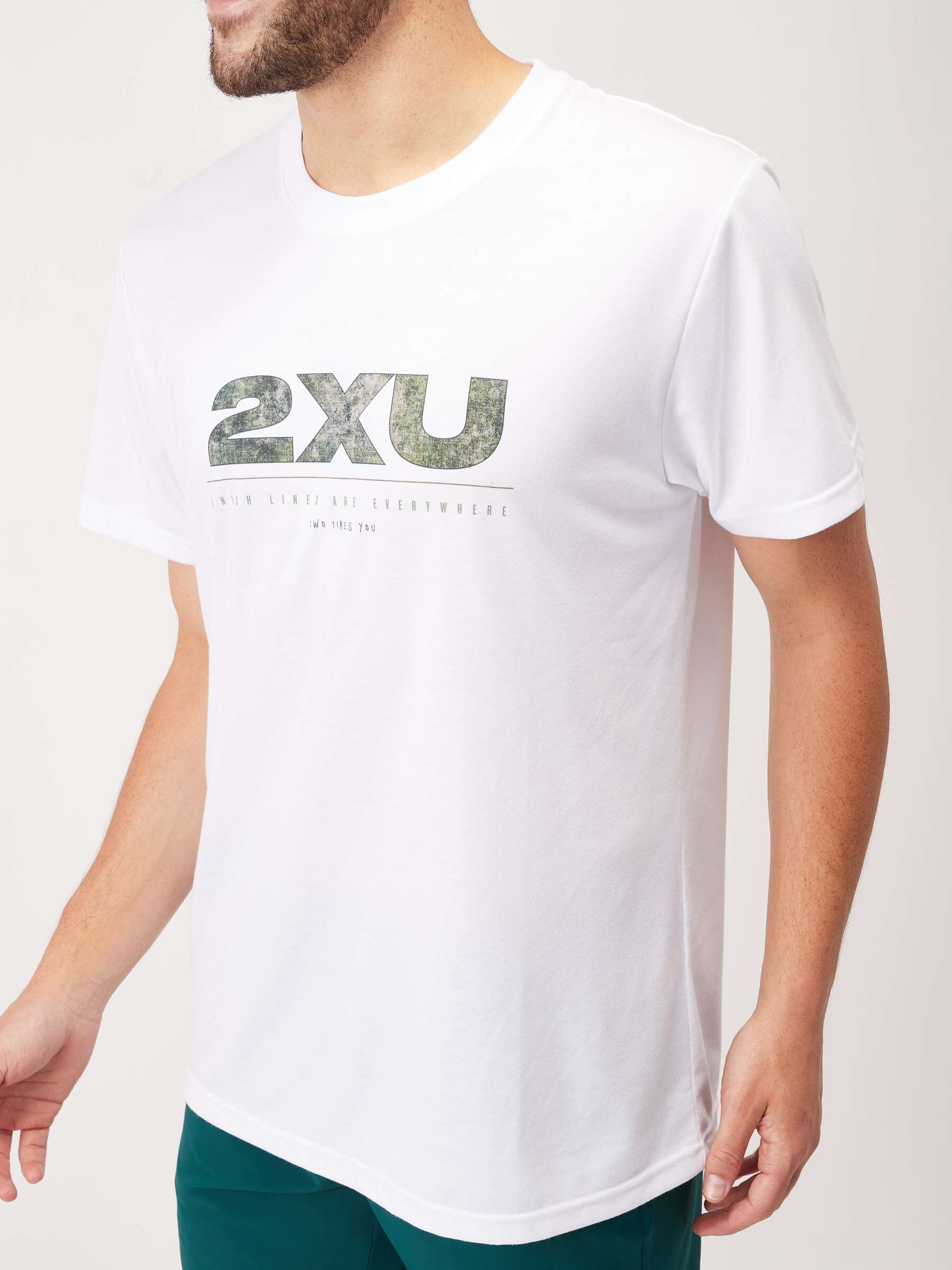 2XU Contender Tee, Herren, White/Trailscape