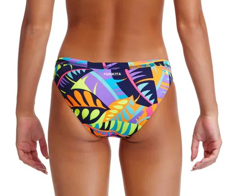 Tragebild Ansicht Badehose von hinten